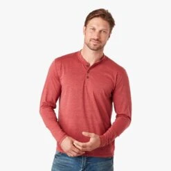 The SeaBreeze Henley | Washed Red -Fair Harbor SEABREEZE HENLEY RED 638 8155a39e d9d6 4204 844a 318c65ed17e8